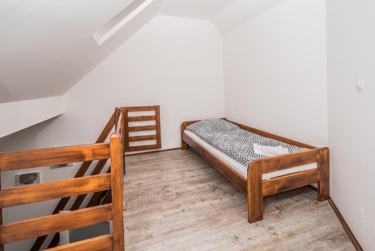 Hotel Na Baste Jablonec nad Nisou Bagian luar foto
