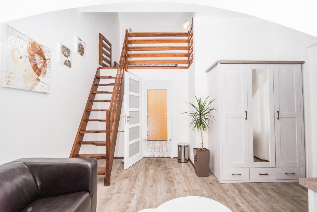 Hotel Na Baste Jablonec nad Nisou Bagian luar foto