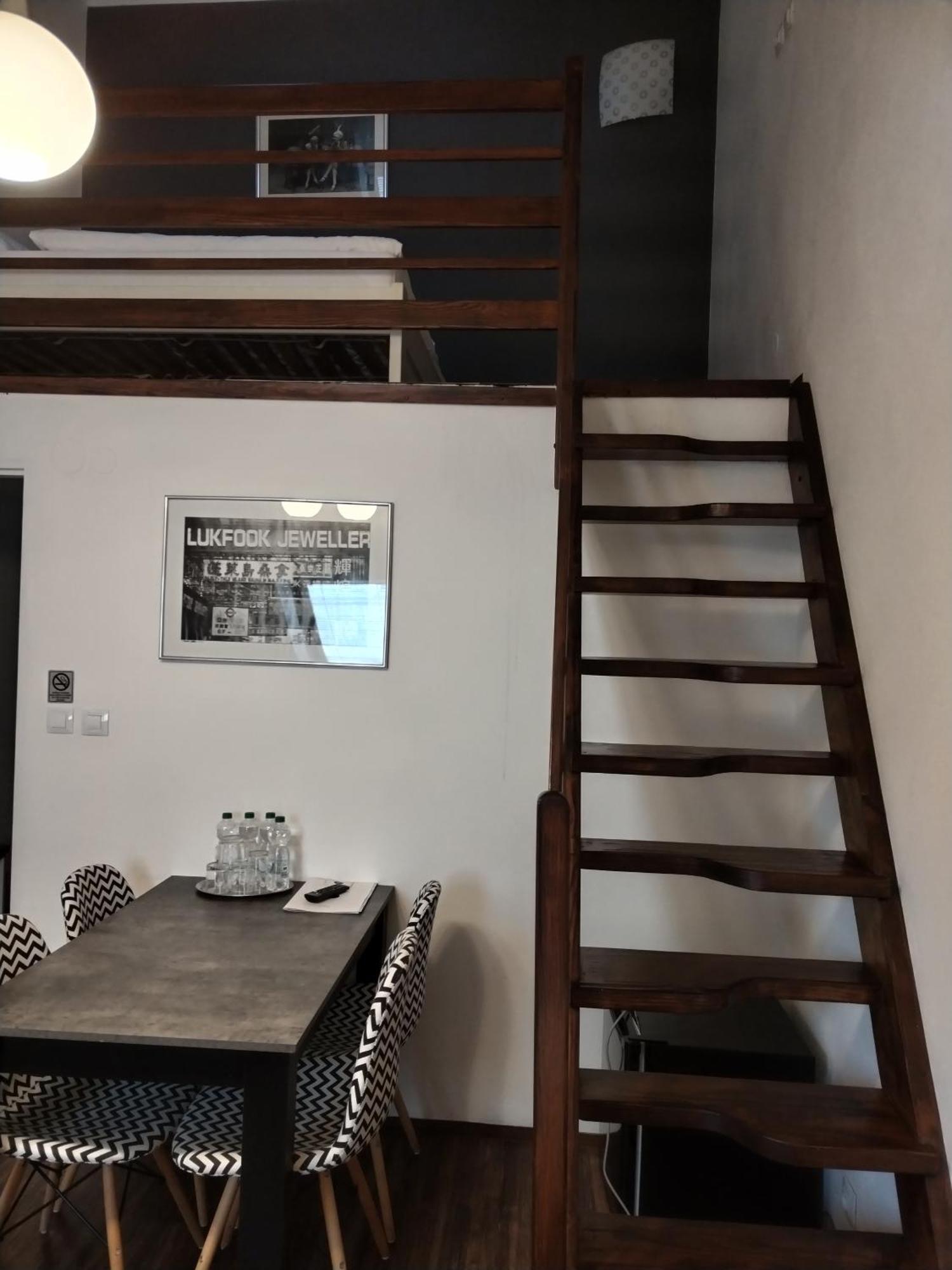 Hotel Na Baste Jablonec nad Nisou Bagian luar foto