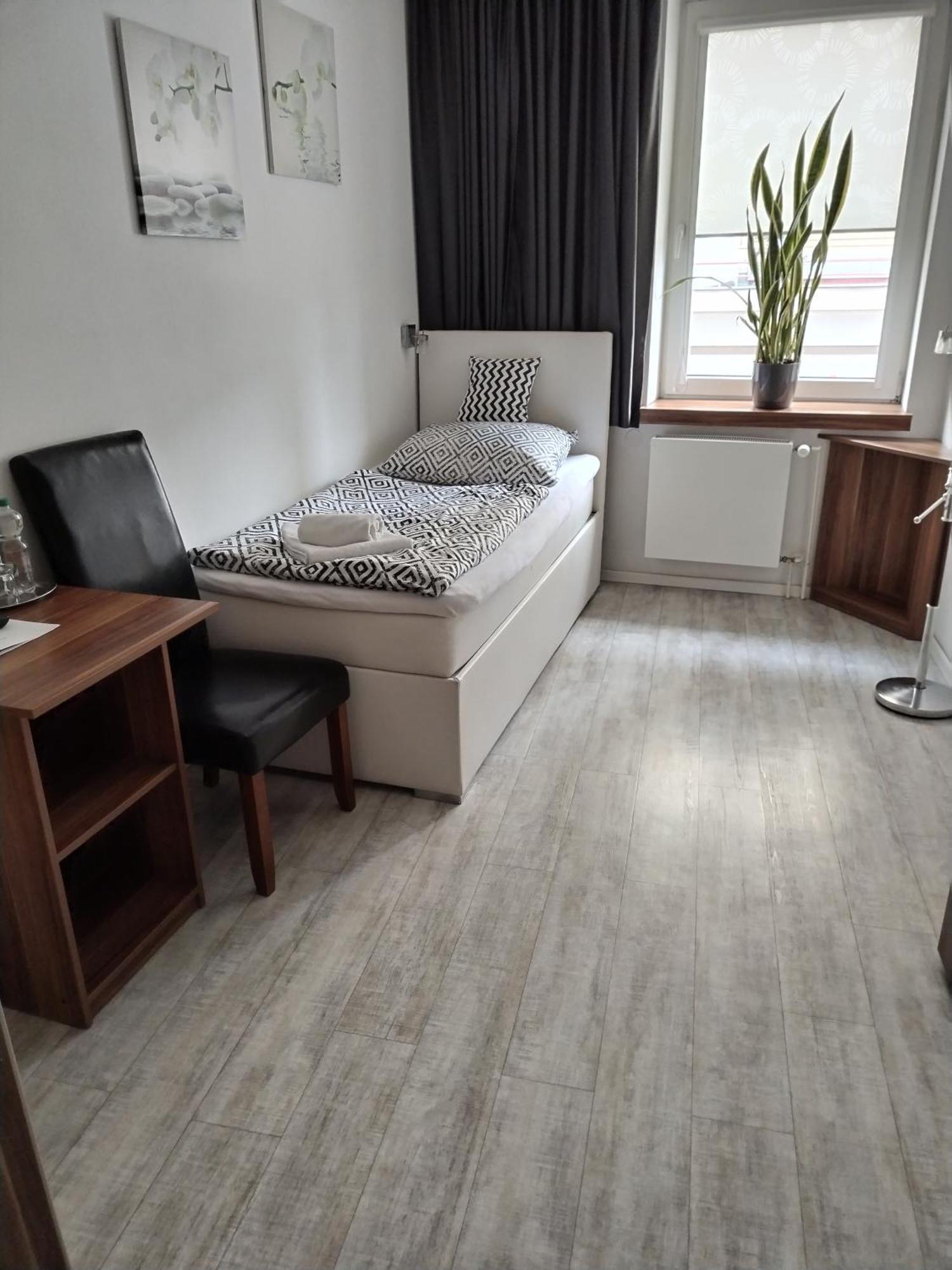 Hotel Na Baste Jablonec nad Nisou Bagian luar foto