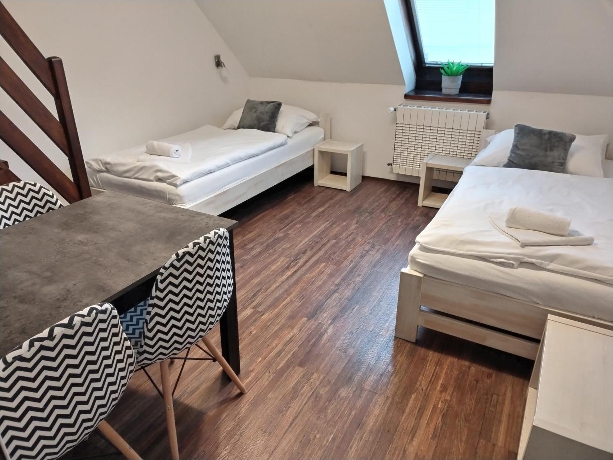 Hotel Na Baste Jablonec nad Nisou Bagian luar foto