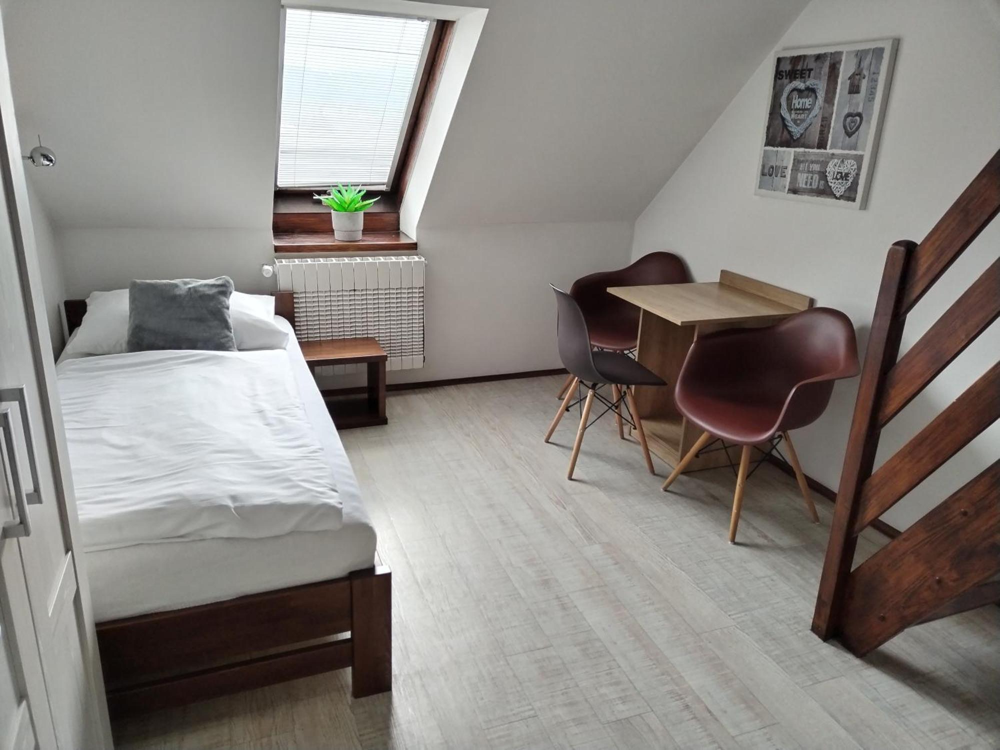 Hotel Na Baste Jablonec nad Nisou Bagian luar foto