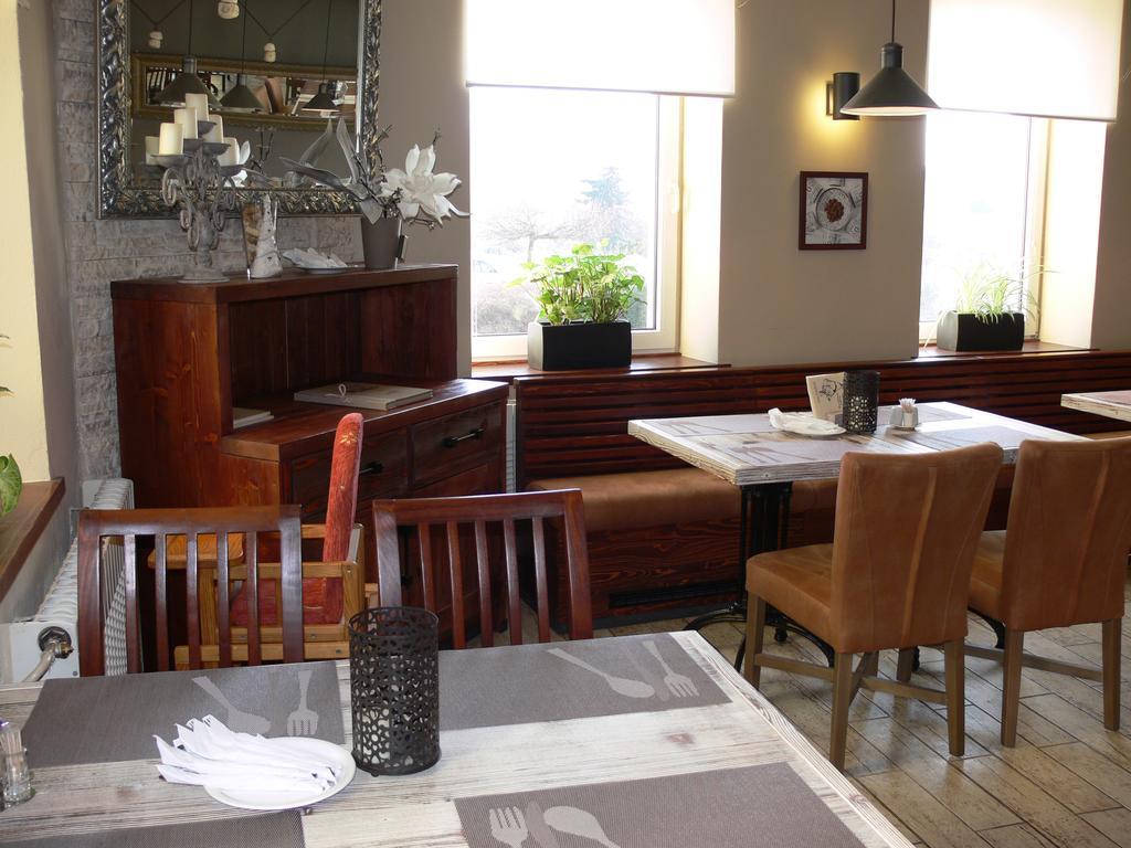 Hotel Na Baste Jablonec nad Nisou Bagian luar foto