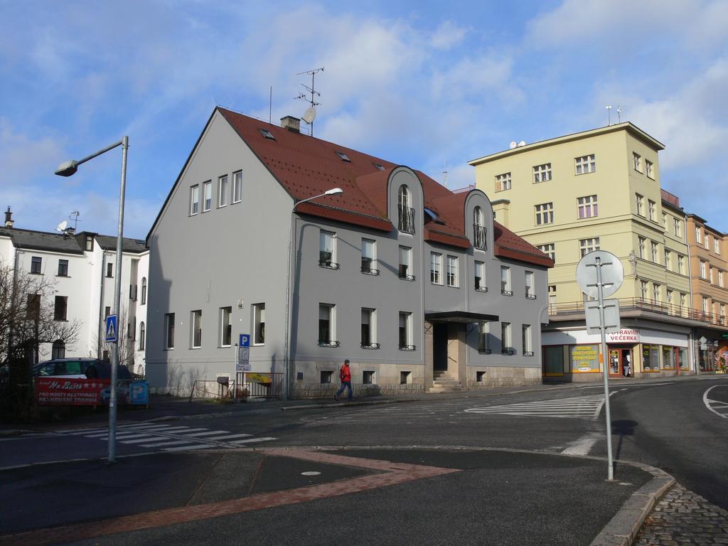 Hotel Na Baste Jablonec nad Nisou Bagian luar foto