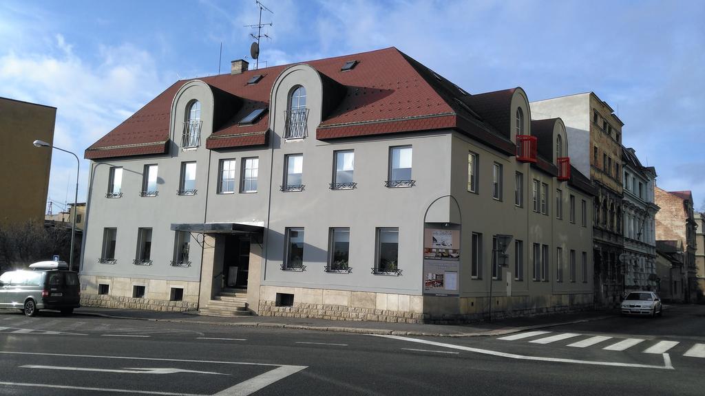 Hotel Na Baste Jablonec nad Nisou Bagian luar foto