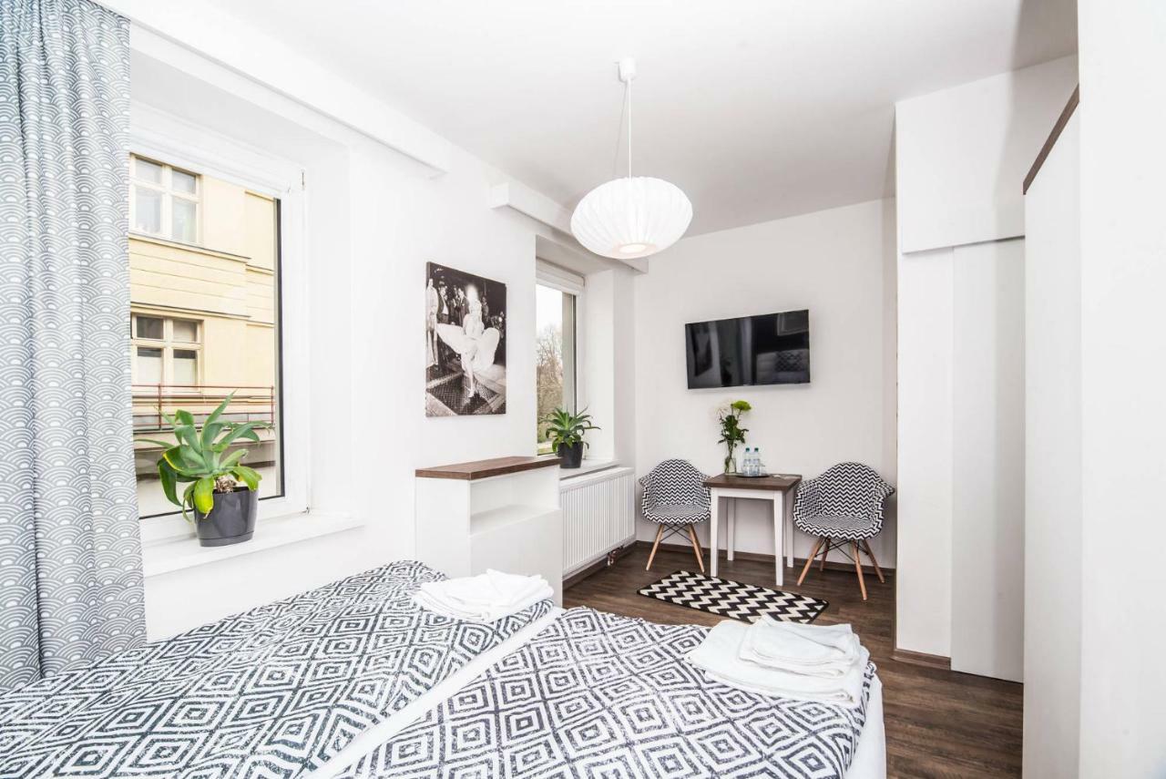 Hotel Na Baste Jablonec nad Nisou Bagian luar foto